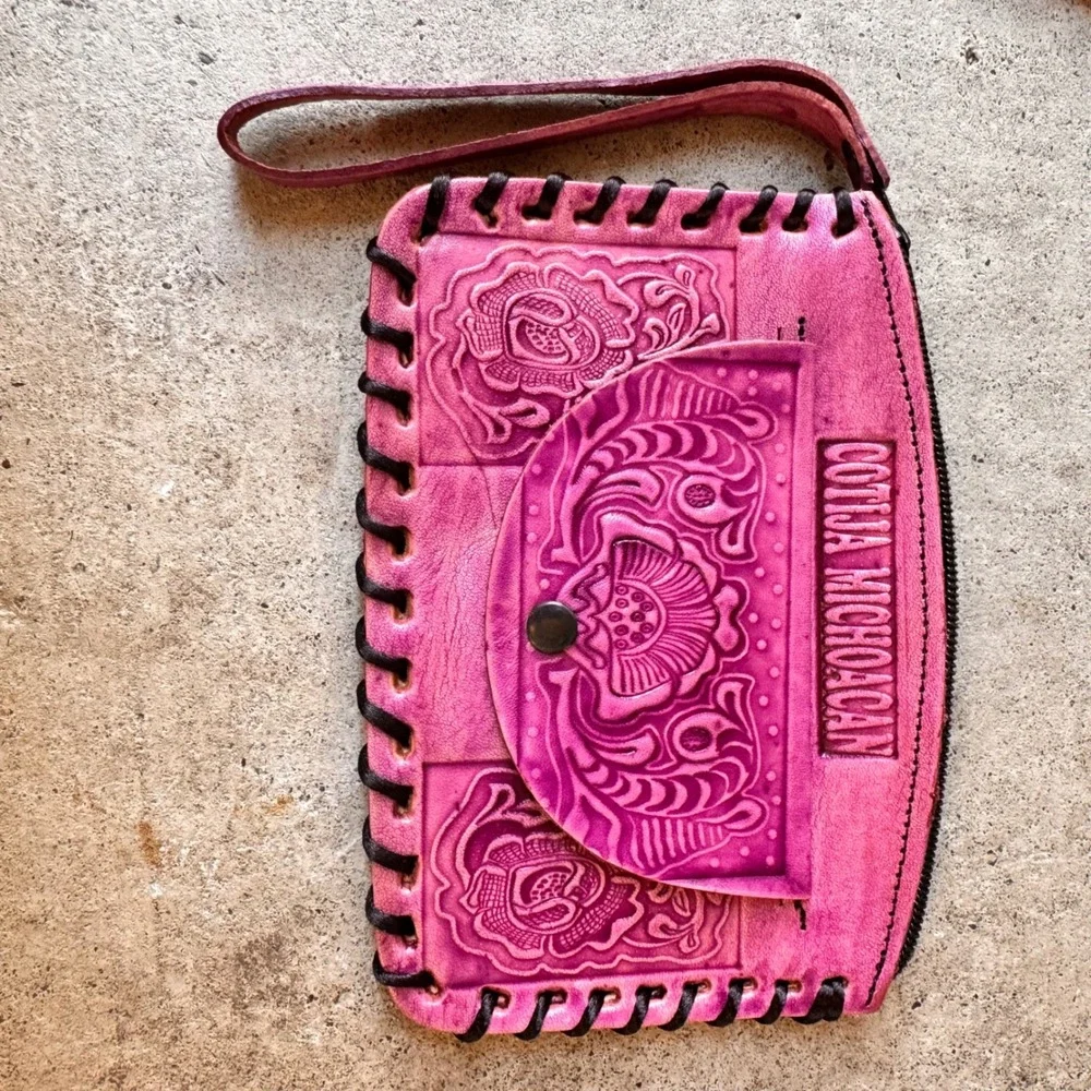 Hand Tooled COTIJA‎ MICHOACAN Signed Leather Clutch Mexican Wallet Pink Wristlet